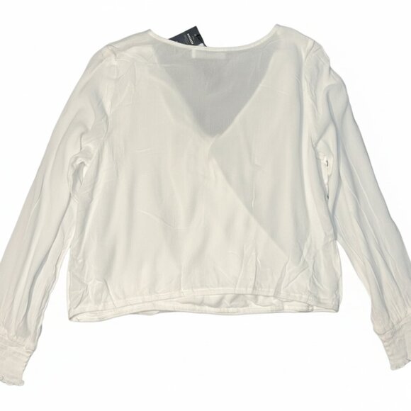 NWT Hollister White Long Sleeve V-Neck Tie Front Shirt - Picture 9 of 9